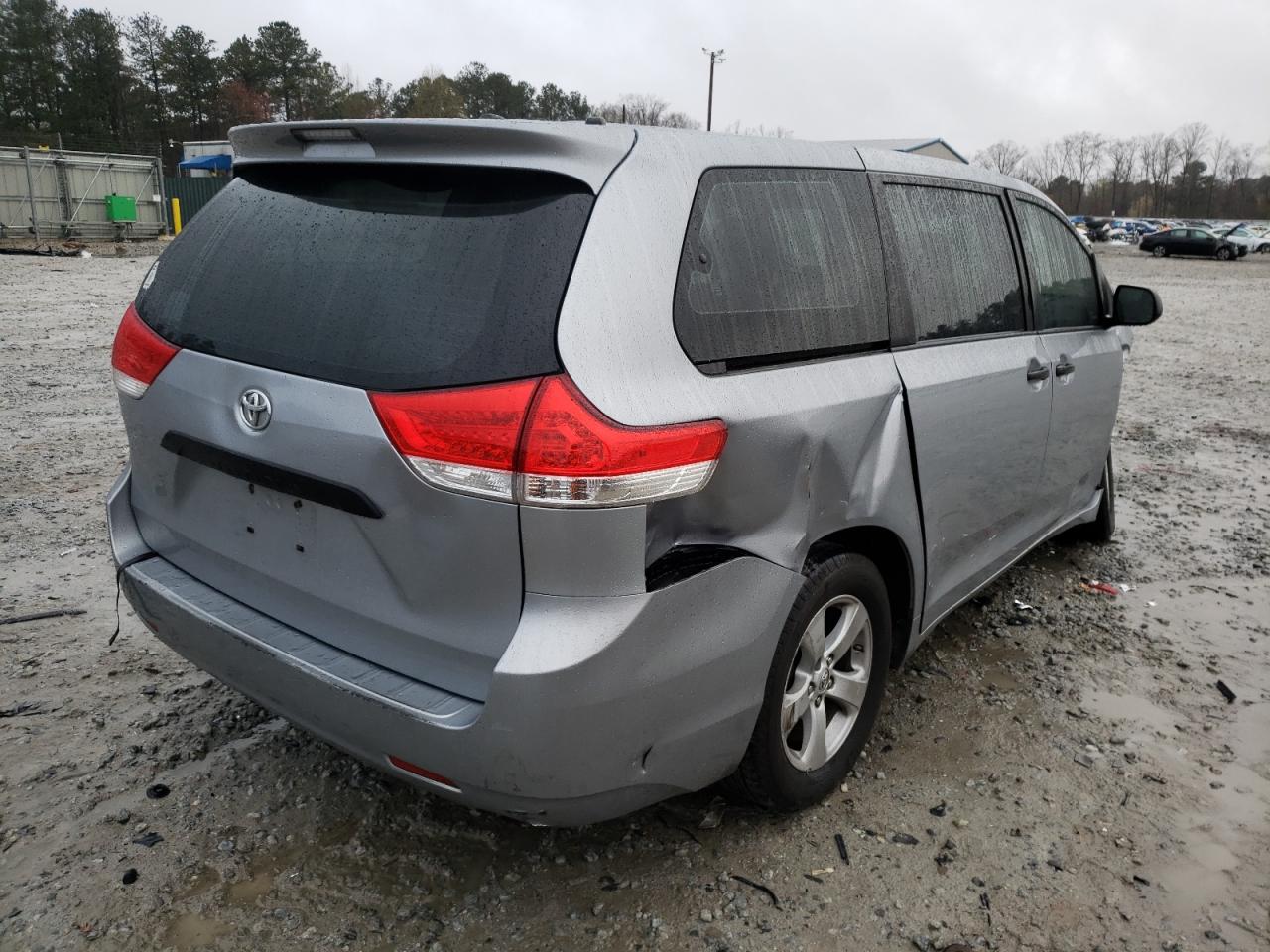 Photo 4 from auction – 2013 TOYOTA SIENNA with VIN 5TDZK3DC3DS296271