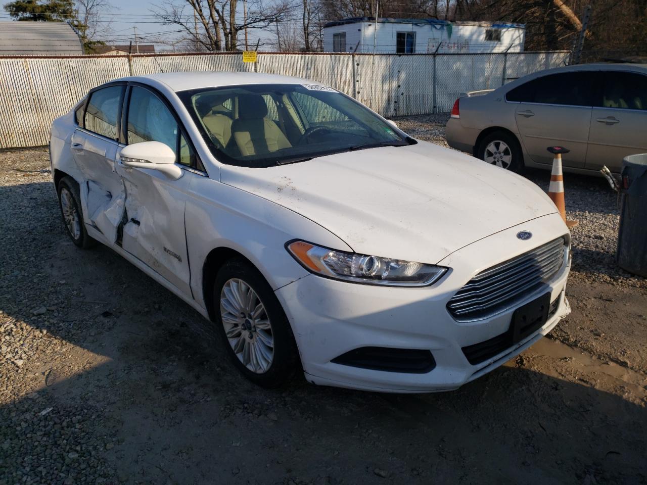 FORD FUSION SE 2013 with VIN 3FA6P0LU1DR233255 - Photo from auction
