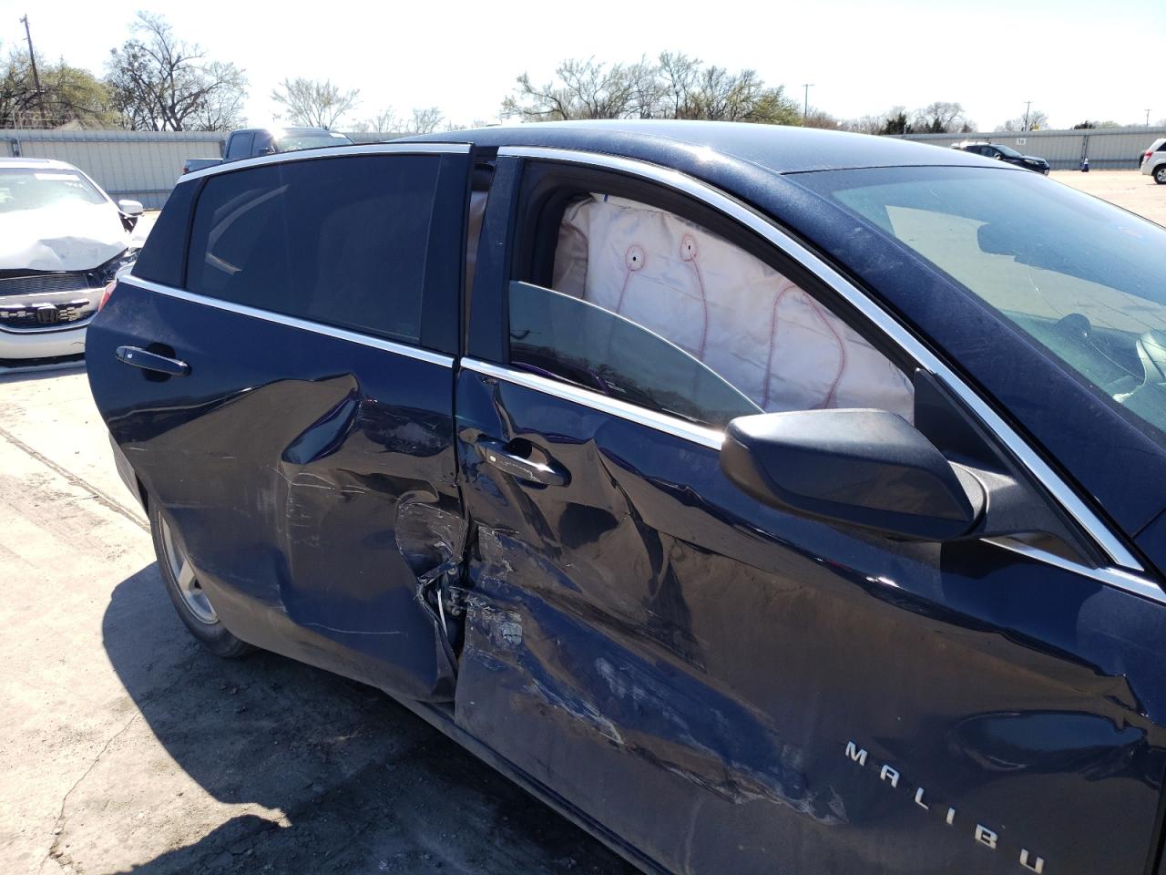 Photo 9 from auction – 2018 CHEVROLET MALIBU with VIN 1G1ZB5ST1JF218204