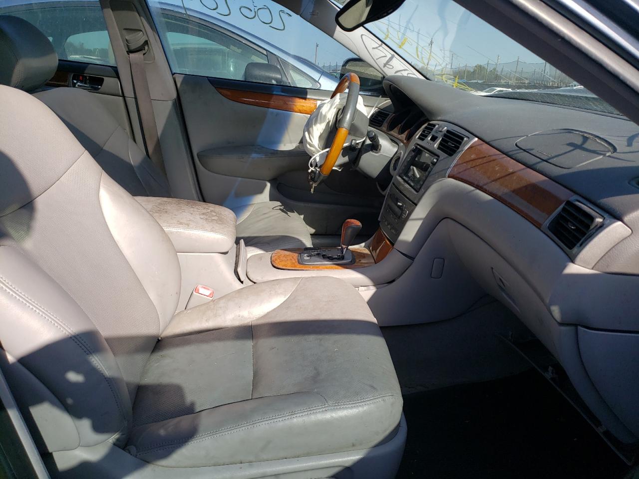 Photo 5 from auction – 2005 LEXUS ES 330 with VIN JTHBA30G555115030
