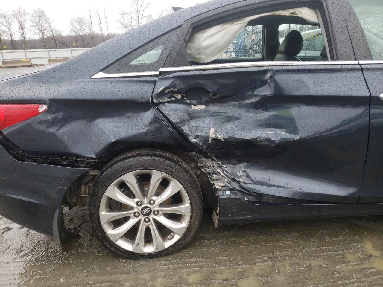 Photo 9 from auction – 2012 HYUNDAI SONATA SE with VIN 5NPEC4AB9CH404684