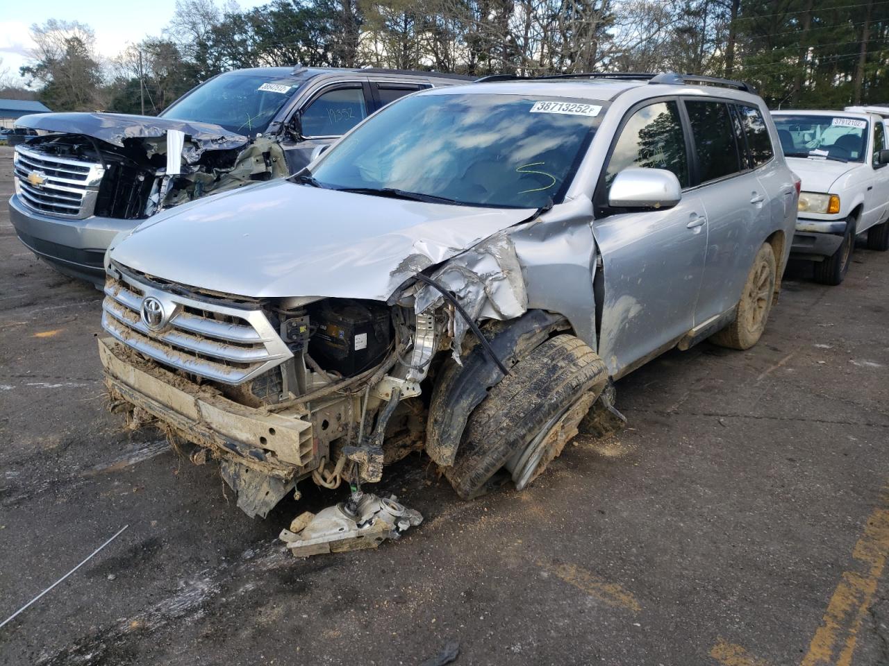 Photo 2 from auction – 2013 TOYOTA HIGHLANDER with VIN 5TDZK3EH2DS102484