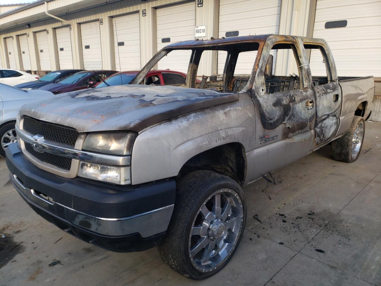 Photo 2 from auction – 2004 CHEVROLET SILVERADO with VIN 1GCHK23174F169058