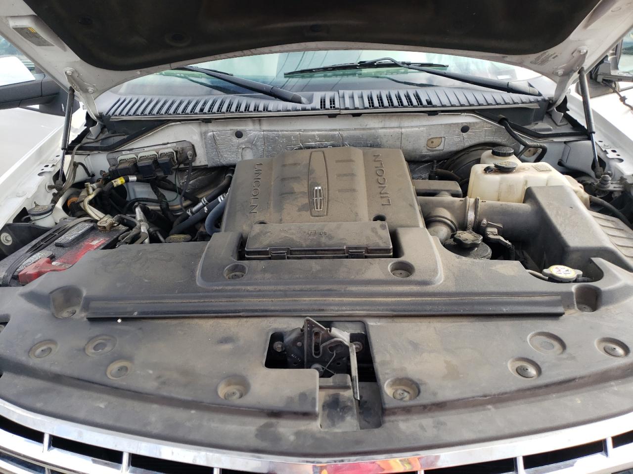 Photo 7 from auction – 2011 LINCOLN NAVIGATOR with VIN 5LMJJ3H53BEJ05634