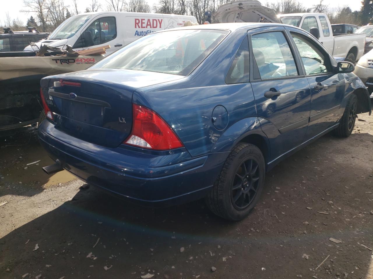 Photo 4 from auction – 2000 FORD FOCUS LX with VIN 1FAFP33PXYW342134