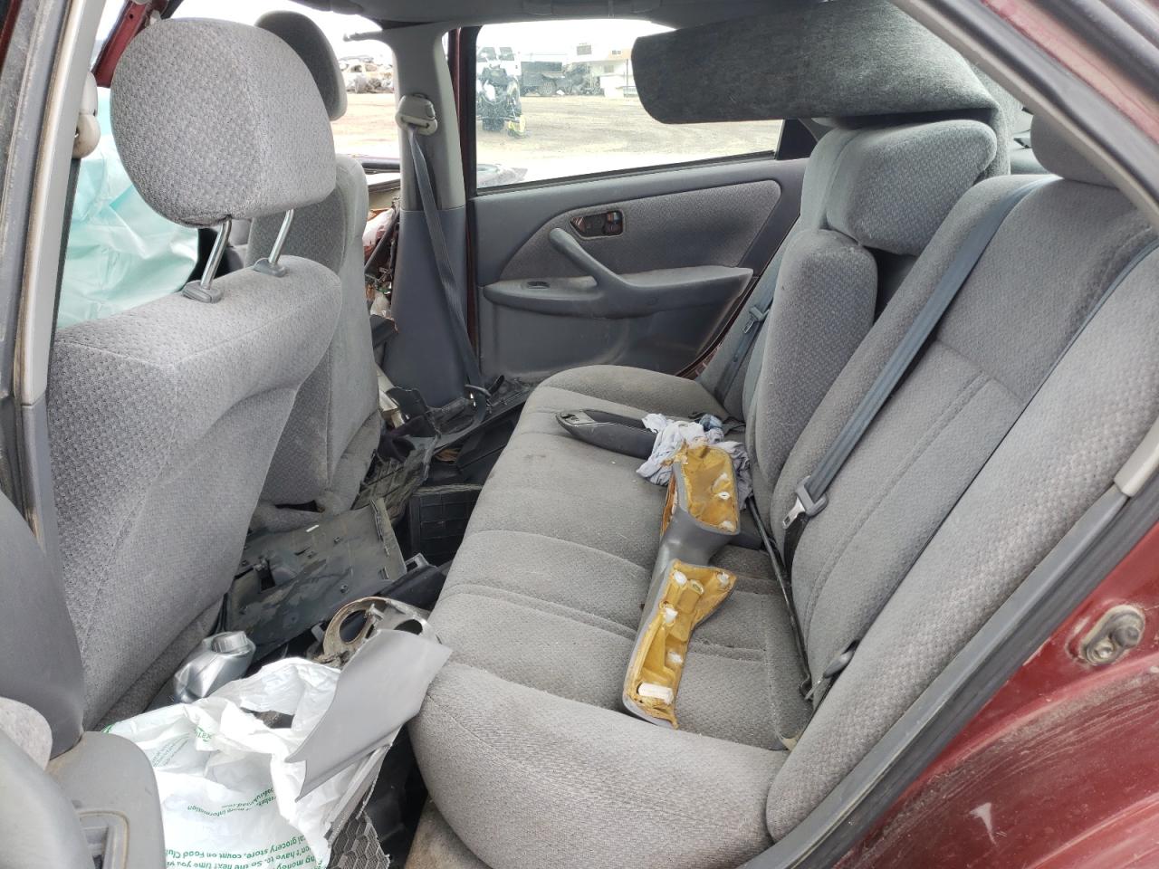 Photo 6 from auction – 2000 TOYOTA CAMRY CE with VIN 4T1BG22K6YU638073