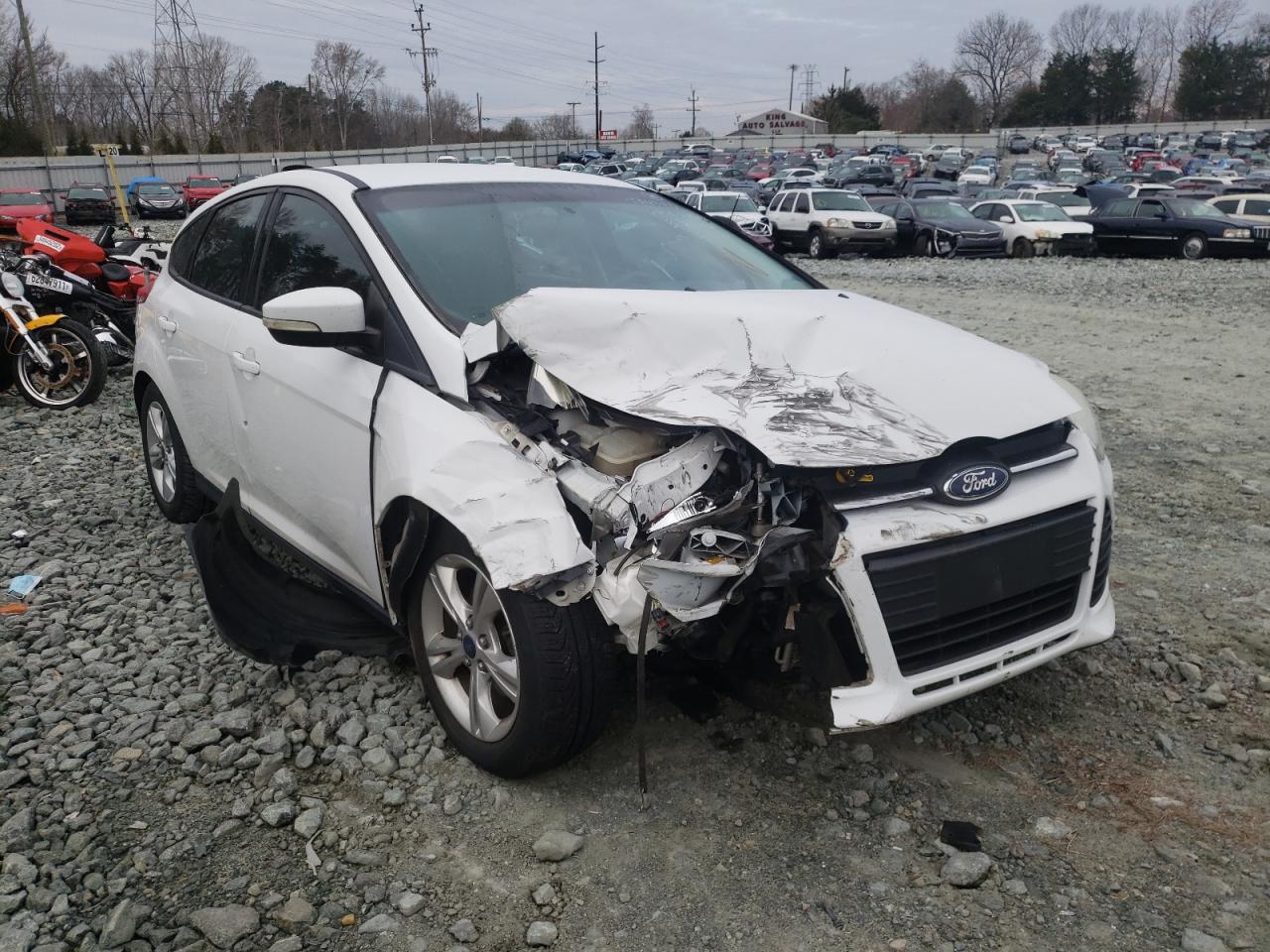 FORD FOCUS SE 2014 with VIN 1FADP3K26EL325762 - Photo from auction