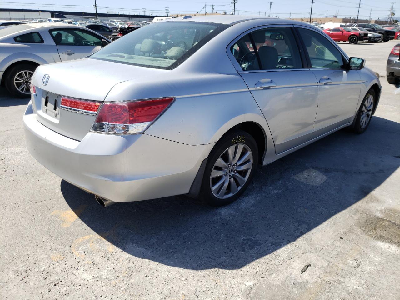 Photo 4 from auction – 2012 HONDA ACCORD EXL with VIN 1HGCP2F84CA221232