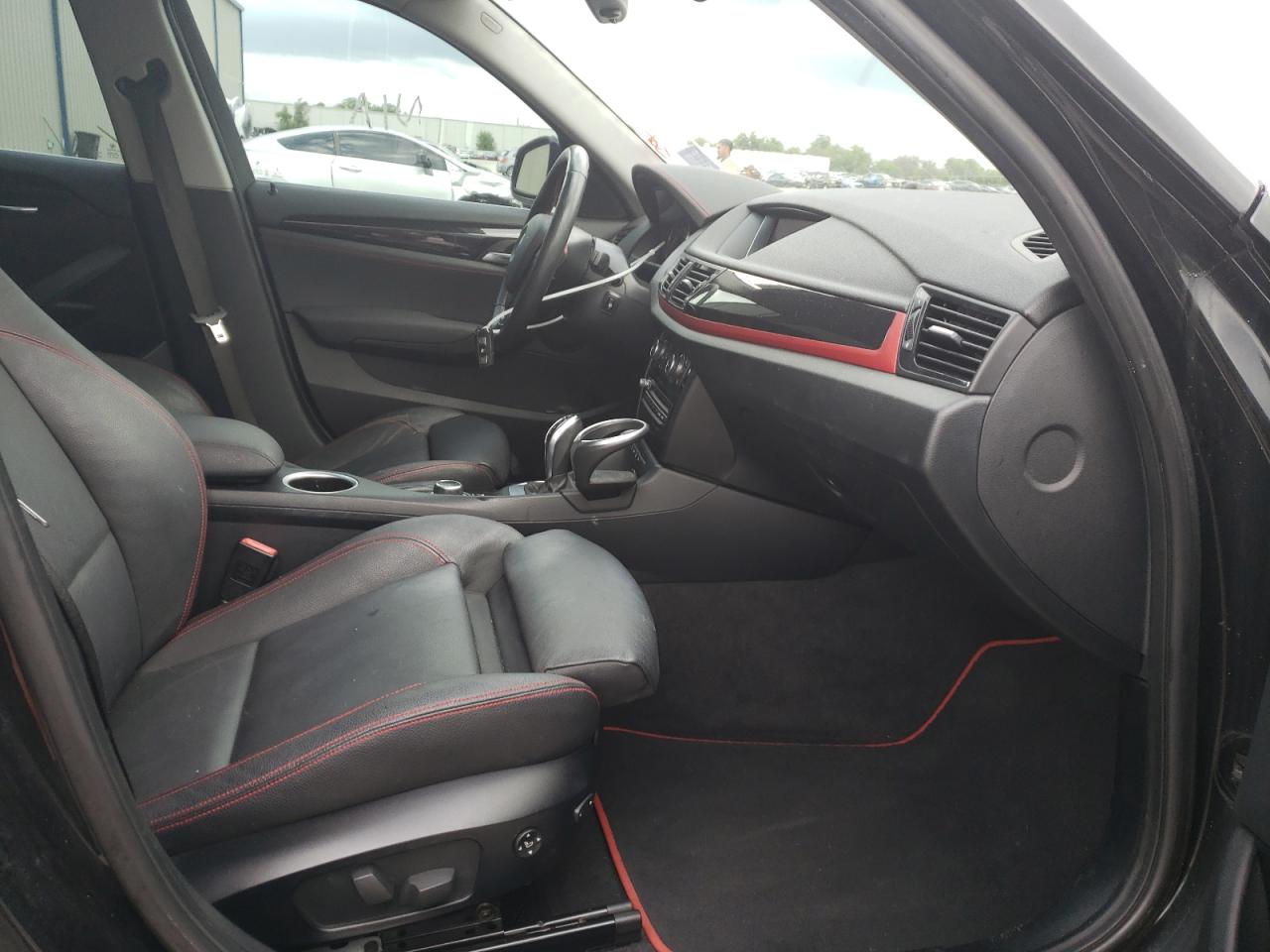 Photo 5 from auction – 2015 BMW X1 XDRIVE2 with VIN WBAVL1C51FVY34653