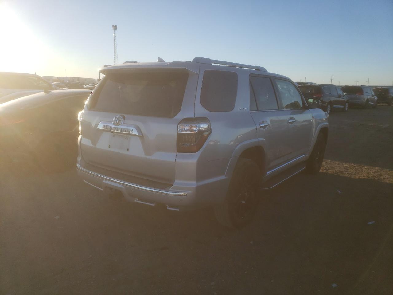 Photo 4 from auction – 2019 TOYOTA 4RUNNER SR with VIN JTEBU5JR6K5639038