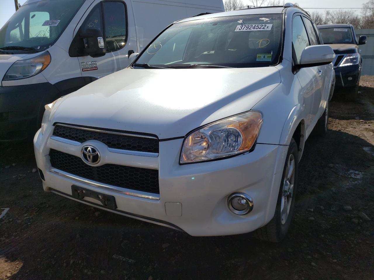 Photo 2 from auction – 2012 TOYOTA RAV4 LIMIT with VIN 2T3DF4DV1CW205954