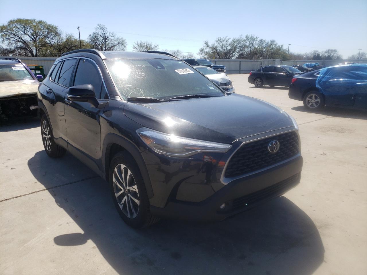 TOYOTA COROLLA CR 2022 with VIN 7MUDAAAG6NV004404 - Photo from auction