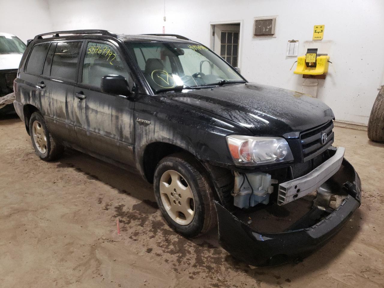 TOYOTA HIGHLANDER 2004 with VIN JTEEP21A340055421 - Photo from auction