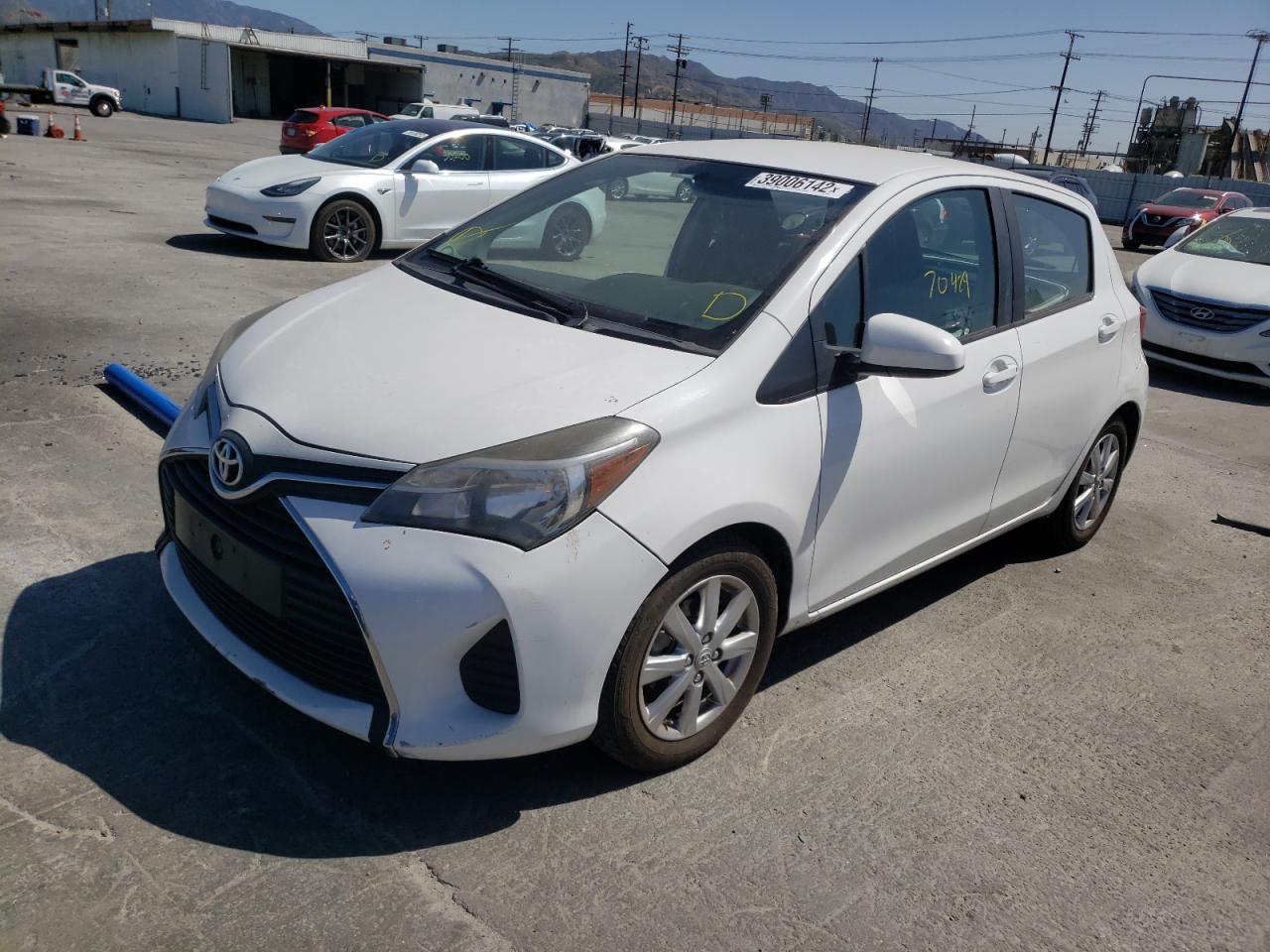 Photo 2 from auction – 2015 TOYOTA YARIS with VIN VNKKTUD34FA040894