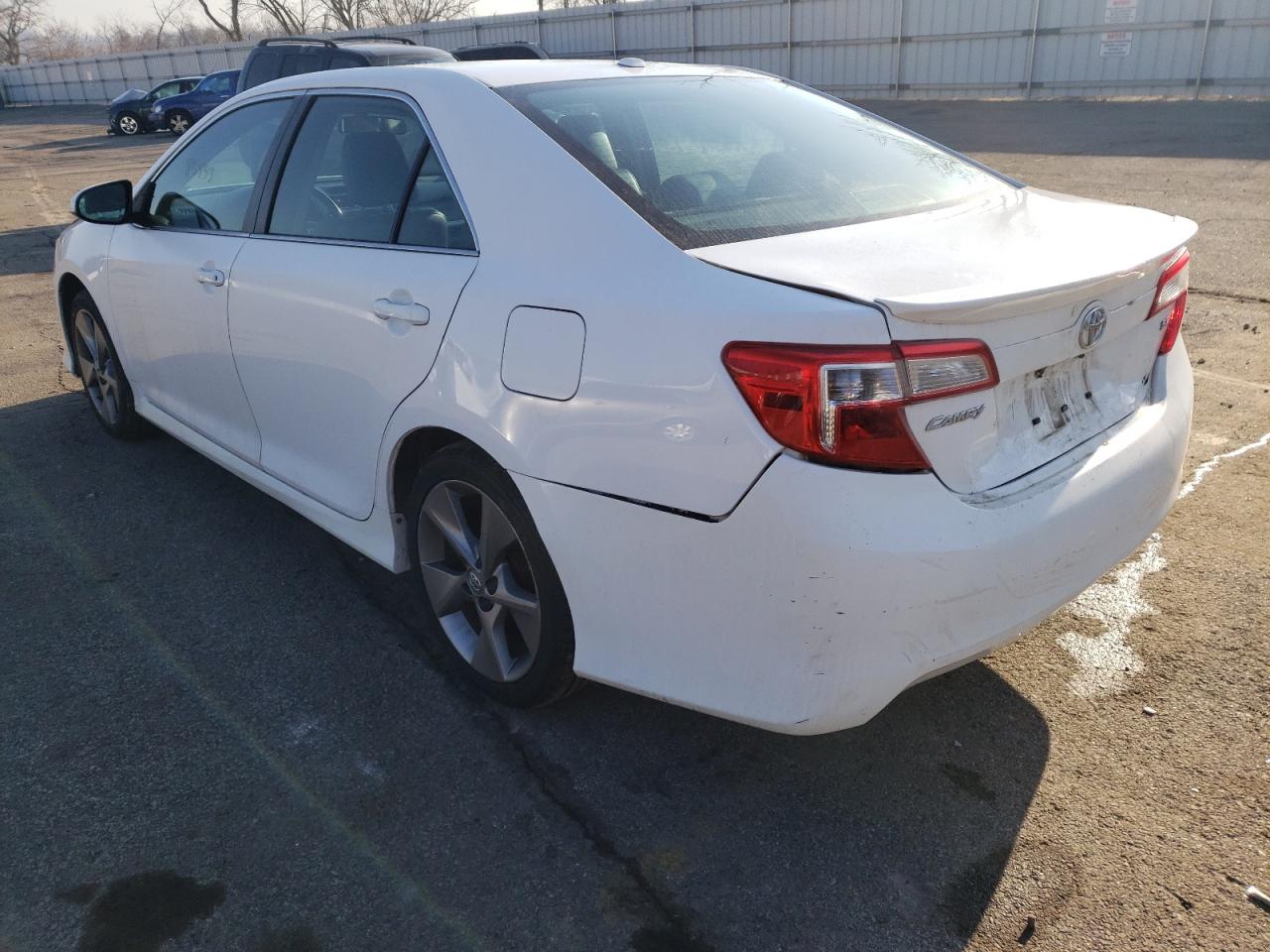 Photo 3 from auction – 2014 TOYOTA CAMRY L with VIN 4T1BF1FK5EU456271
