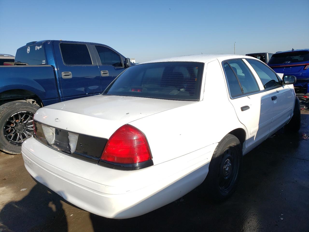 Photo 4 from auction – 2008 FORD CROWN VICT with VIN 2FAFP71V28X167990