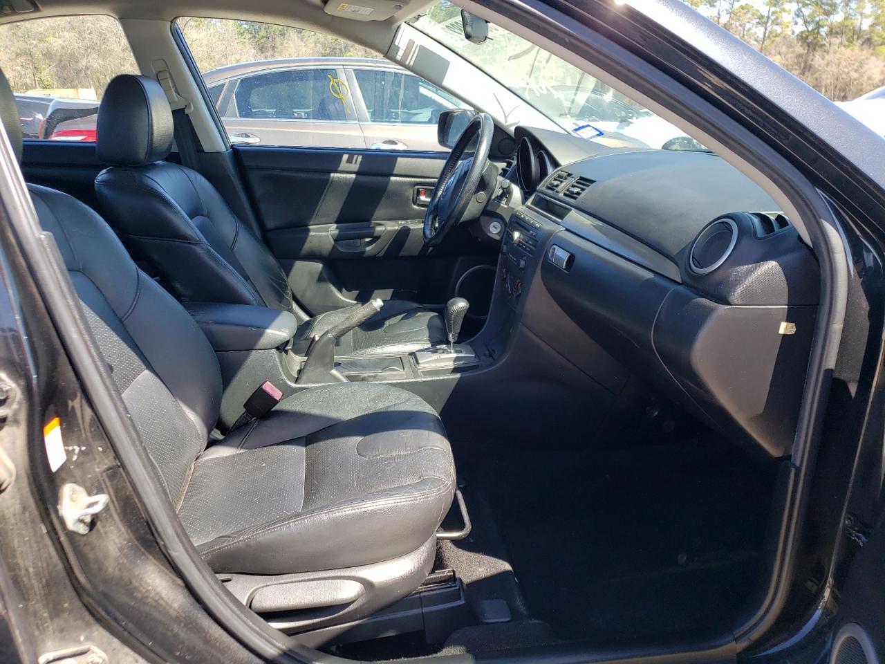 Photo 5 from auction – 2005 MAZDA 3 S with VIN JM1BK323351309300