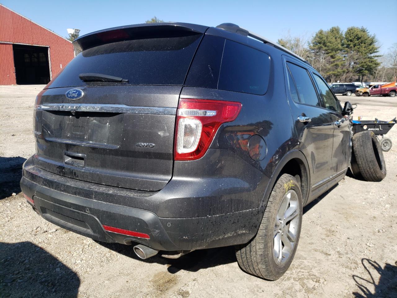 Photo 4 from auction – 2015 FORD EXPLORER L with VIN 1FM5K8F84FGB75195