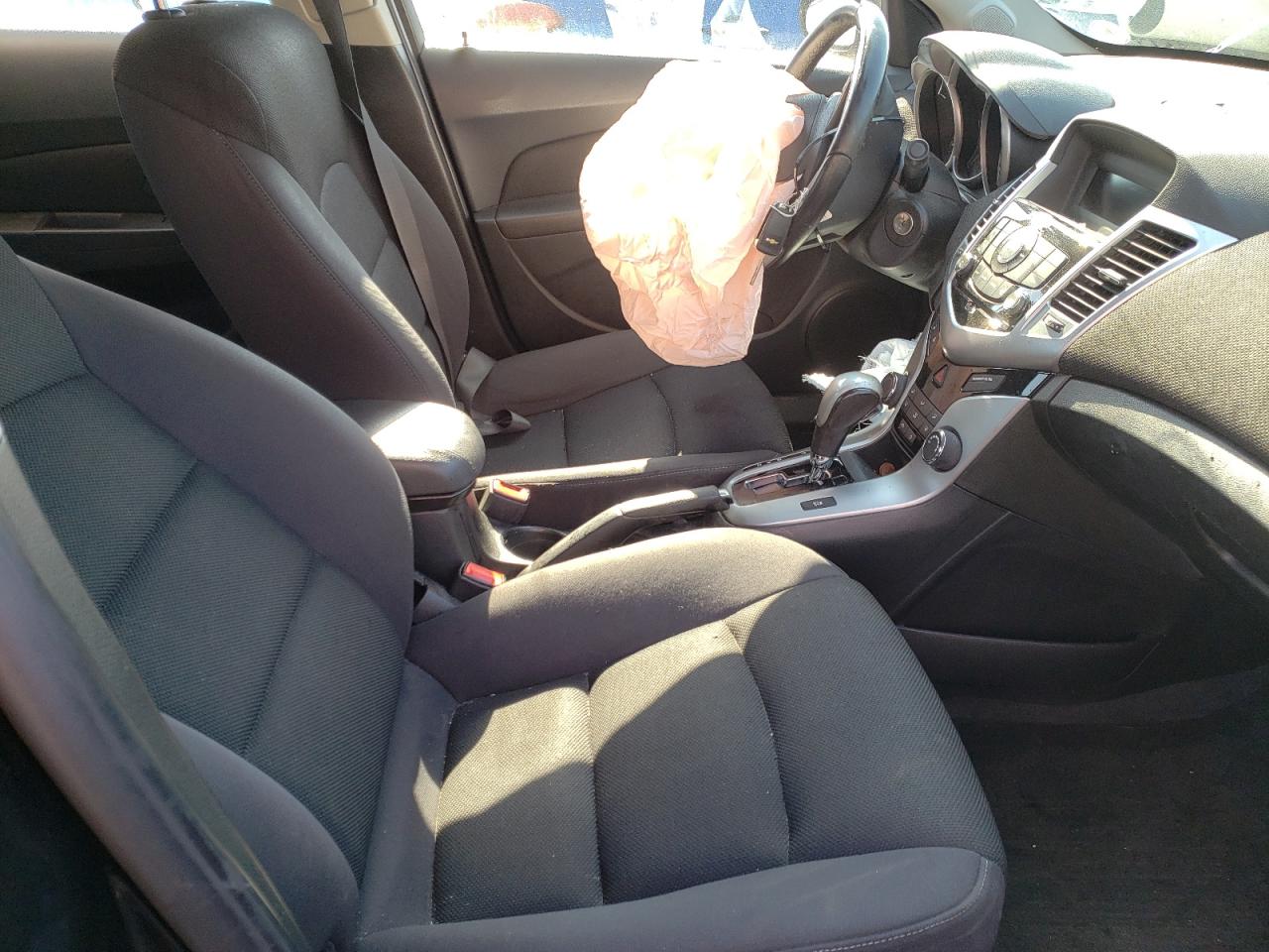Photo 5 from auction – 2014 CHEVROLET CRUZE LT with VIN 1G1PC5SB0E7441801