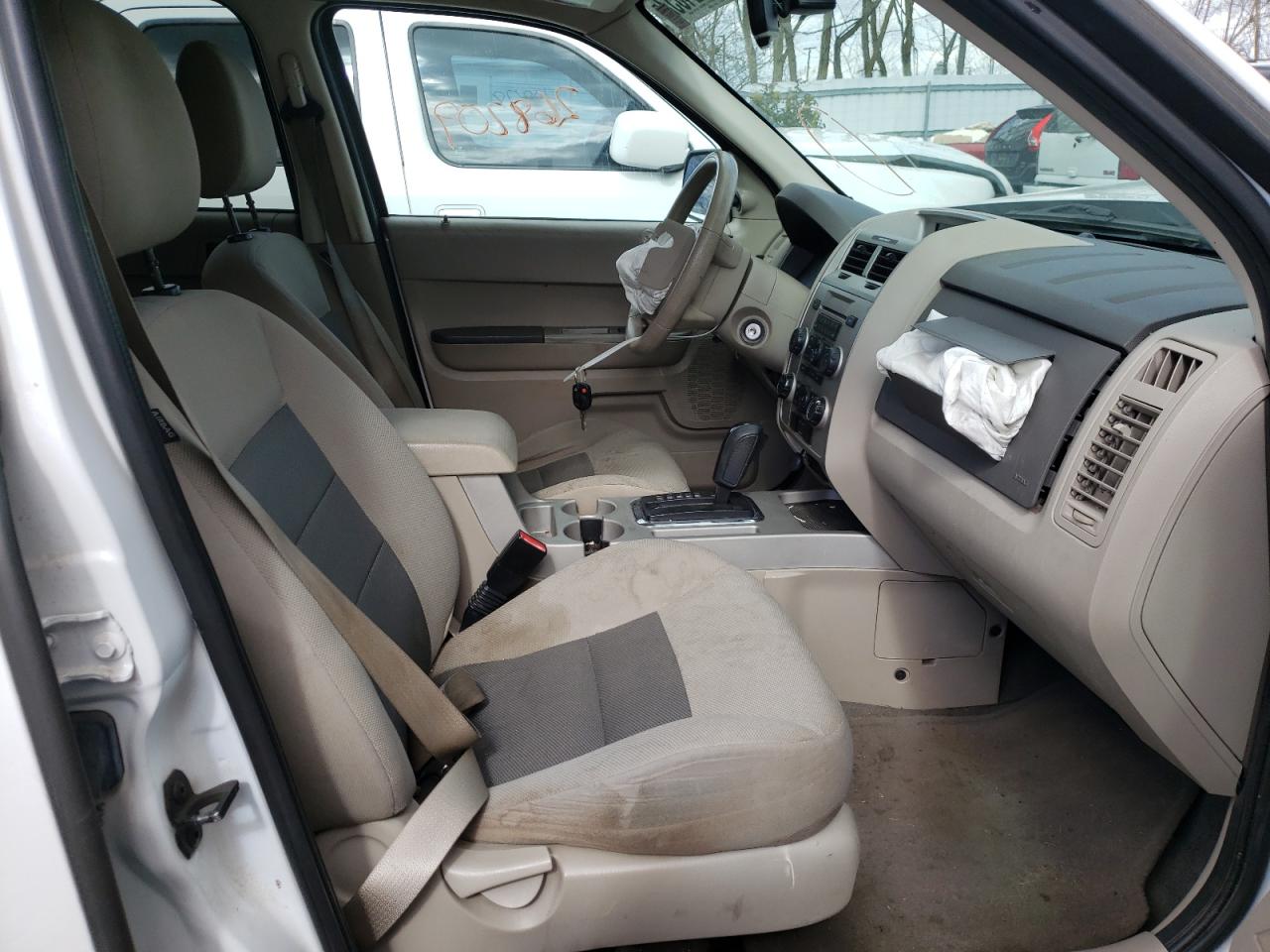 Photo 5 from auction – 2008 FORD ESCAPE XLT with VIN 1FMCU93178KB69096