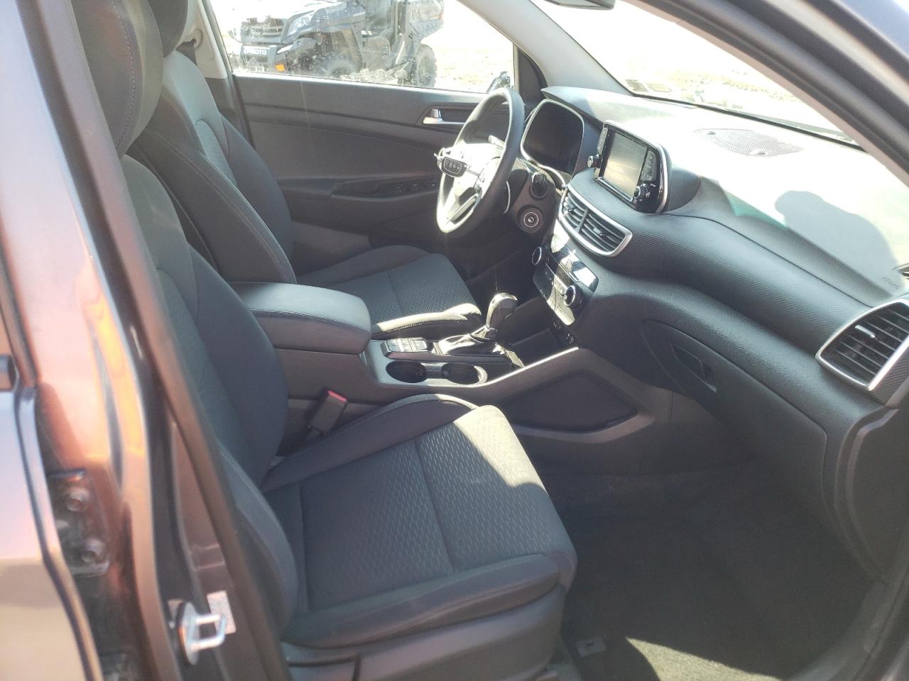 Photo 5 from auction – 2019 HYUNDAI TUCSON SE with VIN KM8J2CA42KU019870