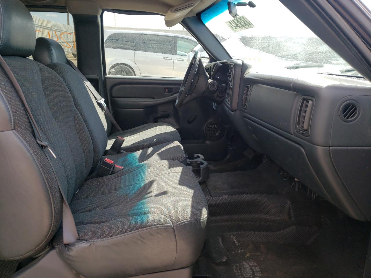 Photo 5 from auction – 2002 CHEVROLET SILVERADO with VIN 2GCEC19V221429262