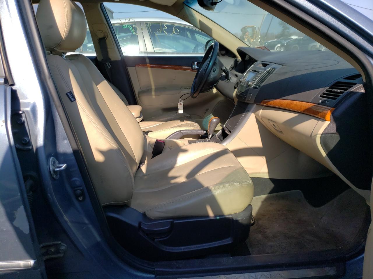 Photo 5 from auction – 2009 HYUNDAI SONATA SE with VIN 5NPEU46F19H545525