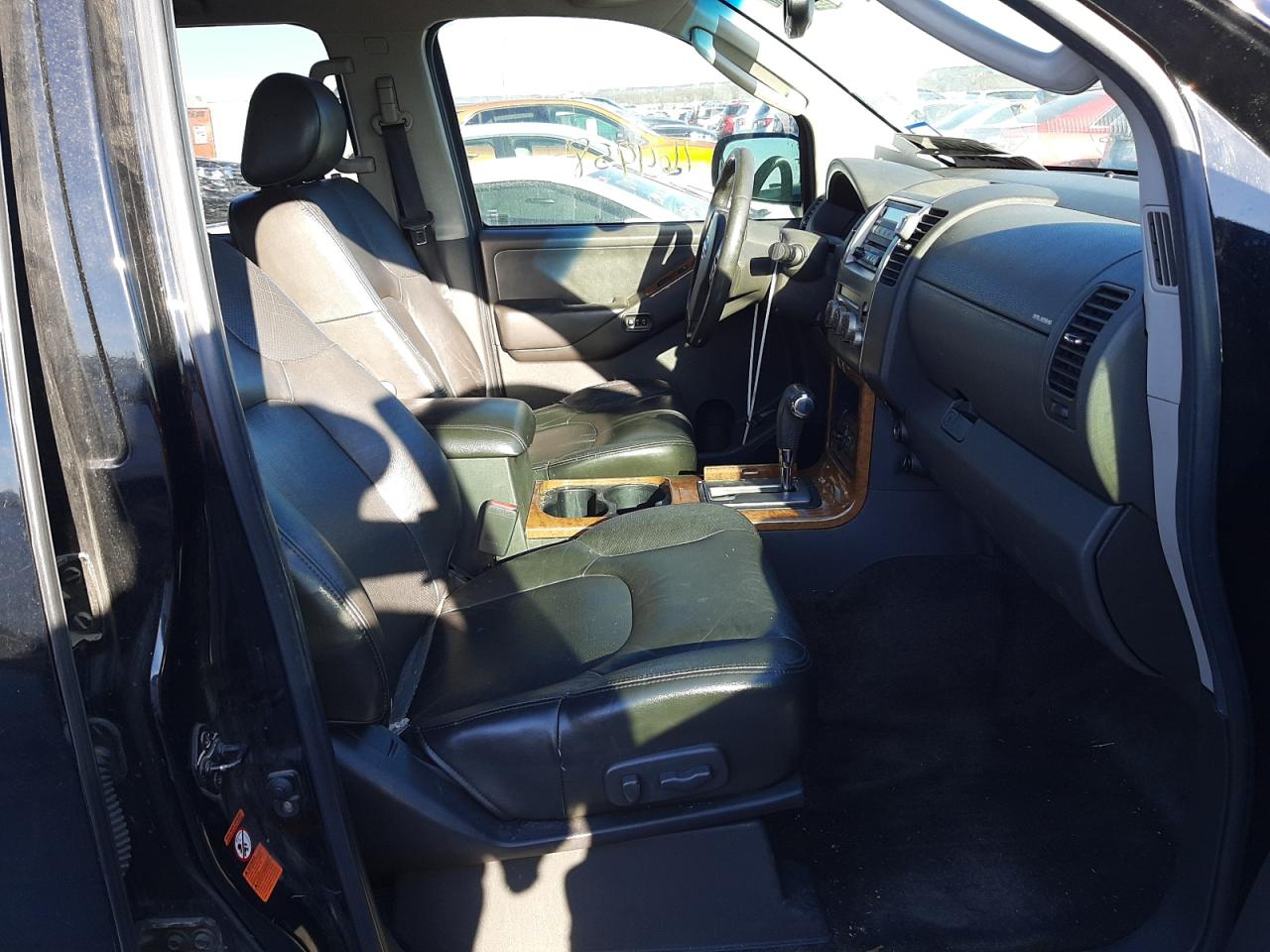 Photo 5 from auction – 2005 NISSAN PATHFINDER with VIN 5N1AR18W35C725831