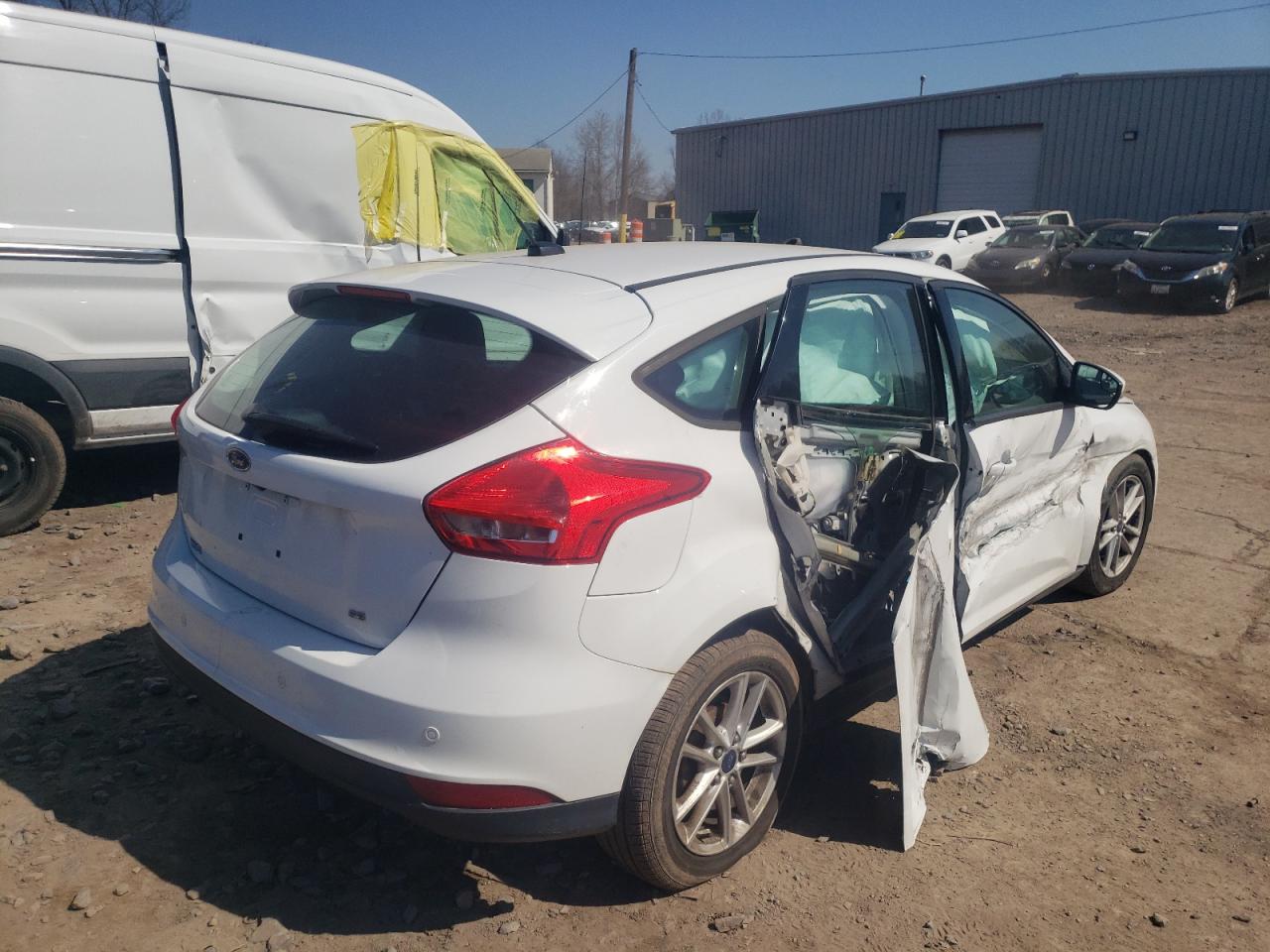 Photo 4 from auction – 2015 FORD FOCUS SE with VIN 1FADP3K29FL310660