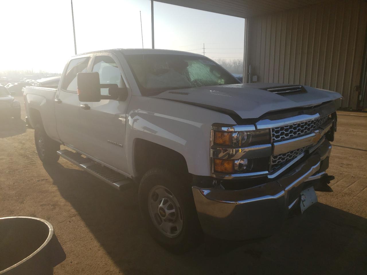 CHEVROLET SILVERADO 2019 with VIN 1GC1KREY4KF211137 - Photo from auction