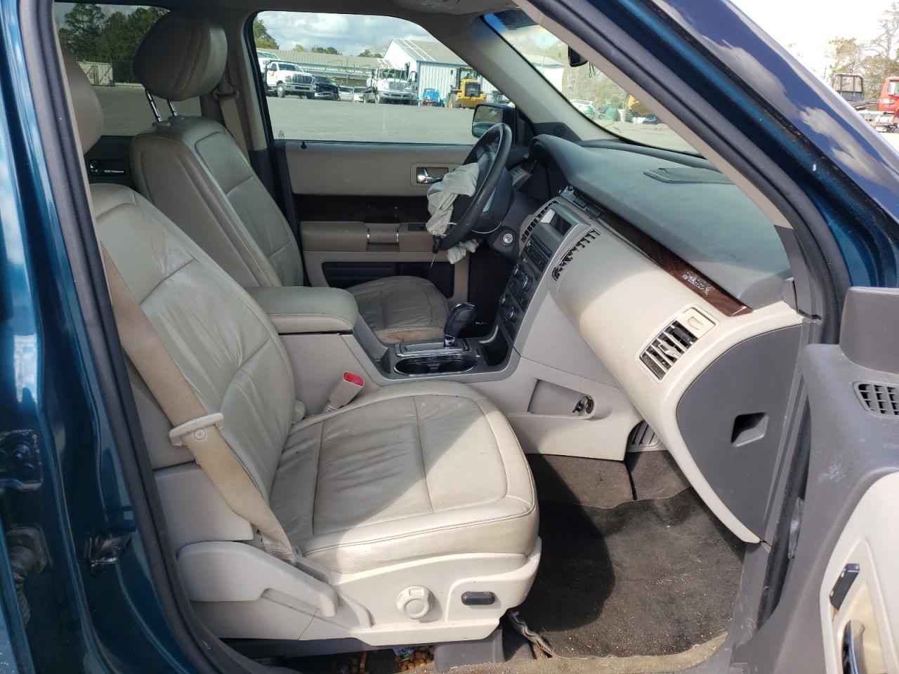 Photo 5 from auction – 2011 FORD FLEX SEL with VIN 2FMGK5CC4BBD00083