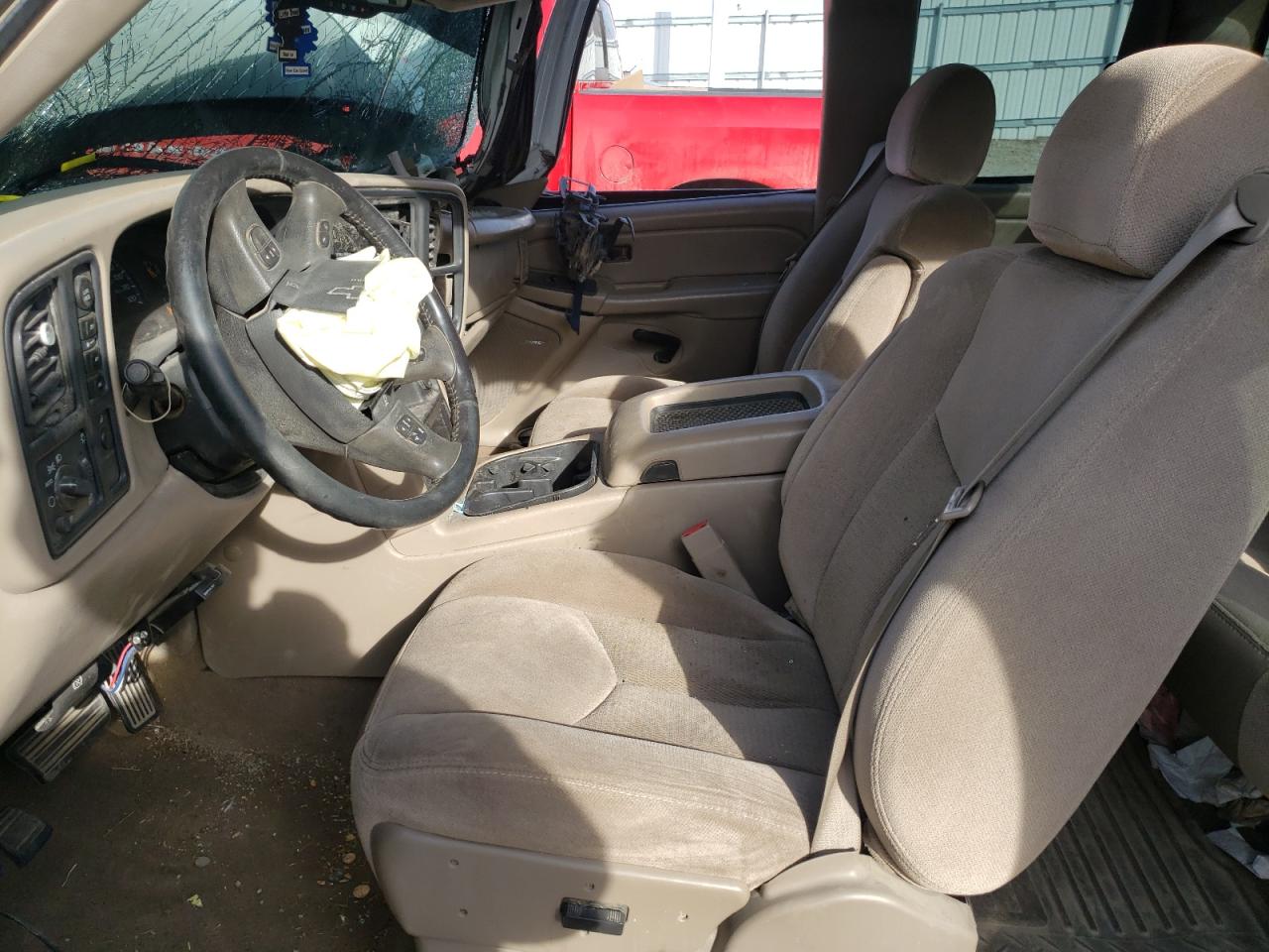 Photo 5 from auction – 2005 CHEVROLET SILVERADO with VIN 2GCEK19B251307658