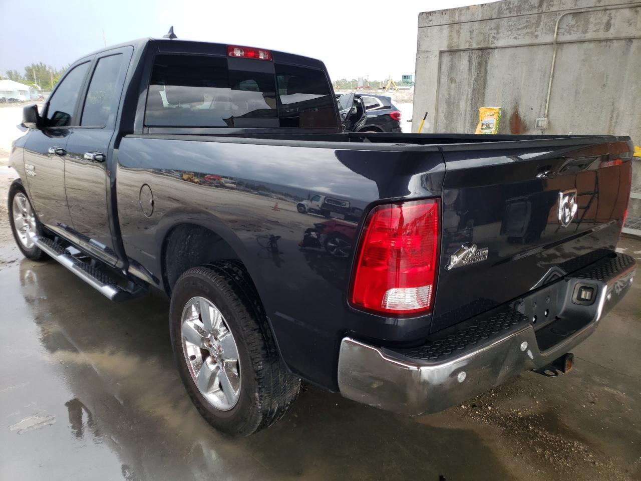 Photo 3 from auction – 2017 RAM 1500 SLT with VIN 1C6RR6GG8HS847410