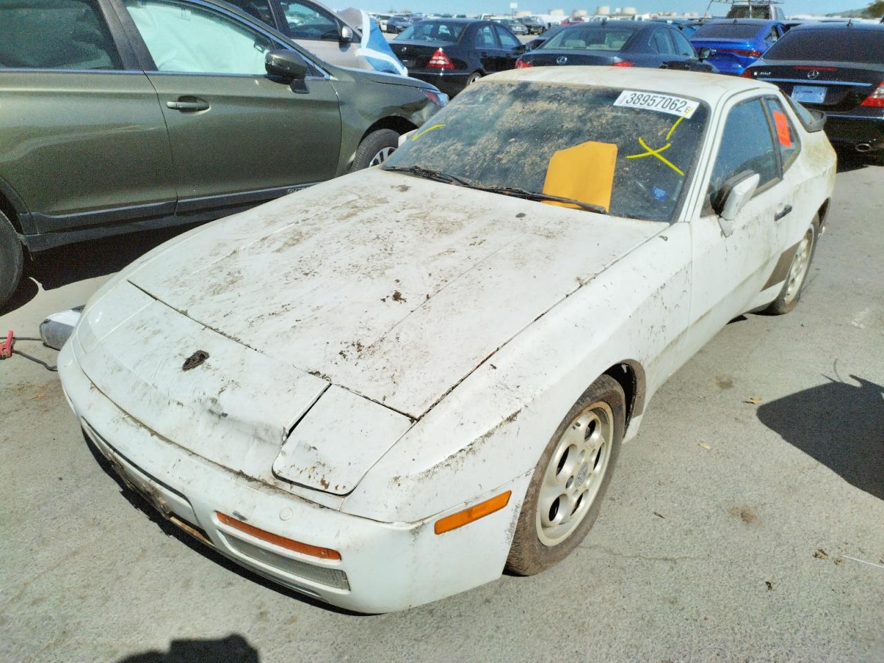 Photo 2 from auction – 1987 PORSCHE 944 with VIN WP0AA2957HN151766