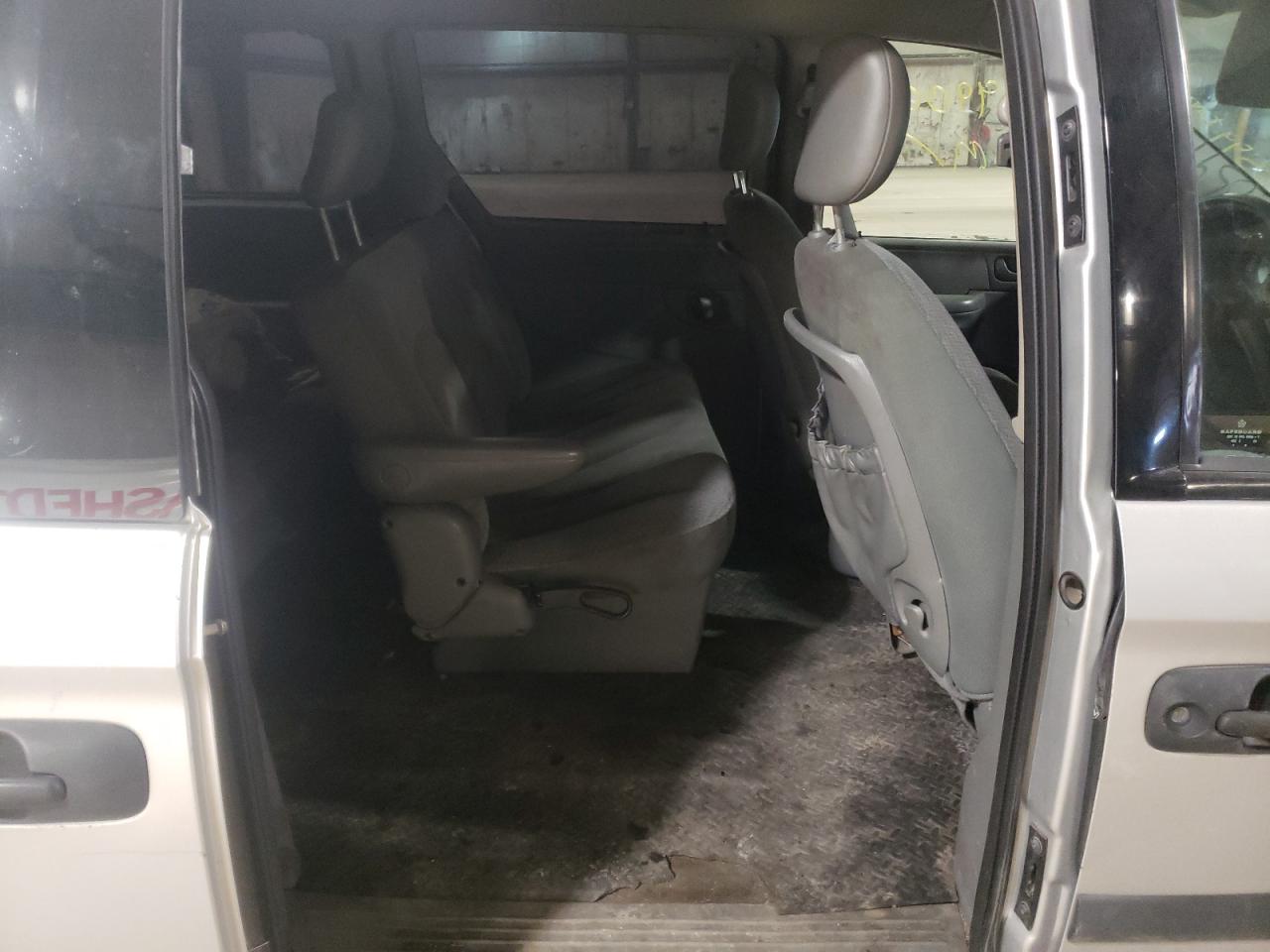 Photo 6 from auction – 2006 DODGE CARAVAN SE with VIN 1D4GP25B16B540599