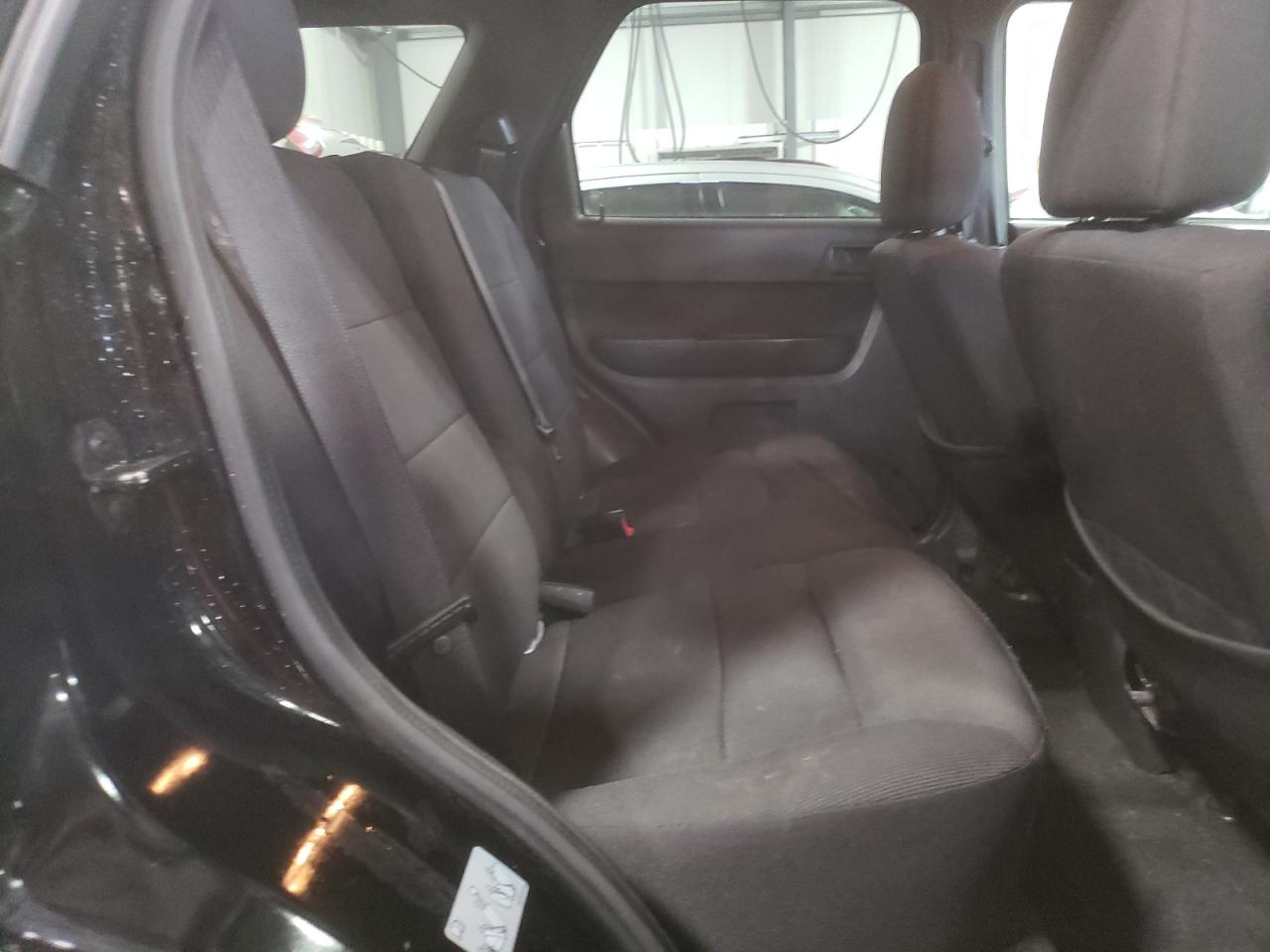 Photo 6 from auction – 2010 FORD ESCAPE XLT with VIN 1FMCU9D73AKC04192
