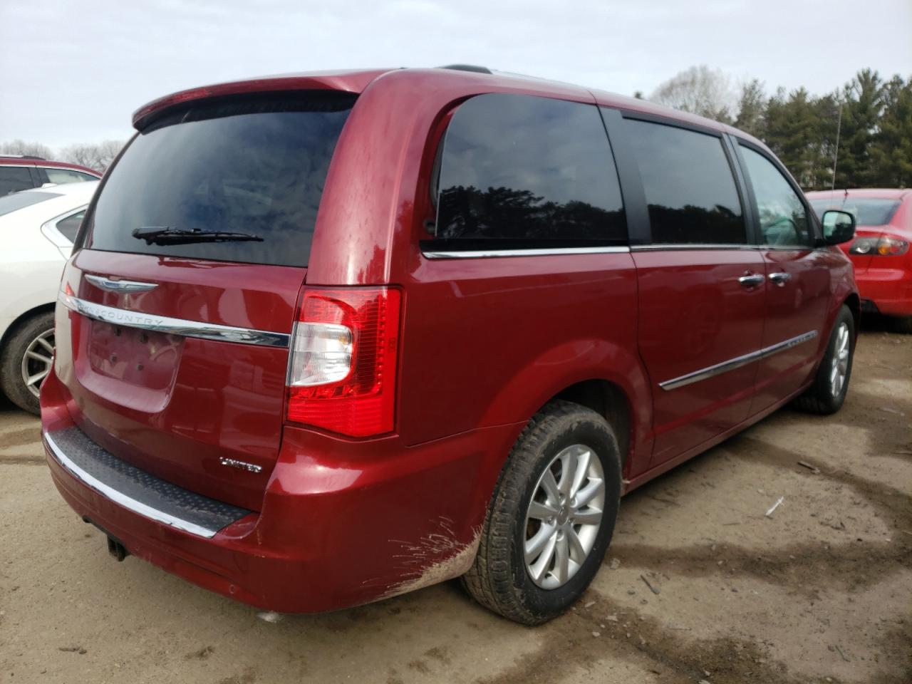 Photo 4 from auction – 2016 CHRYSLER TOWN & COU with VIN 2C4RC1GG7GR142692