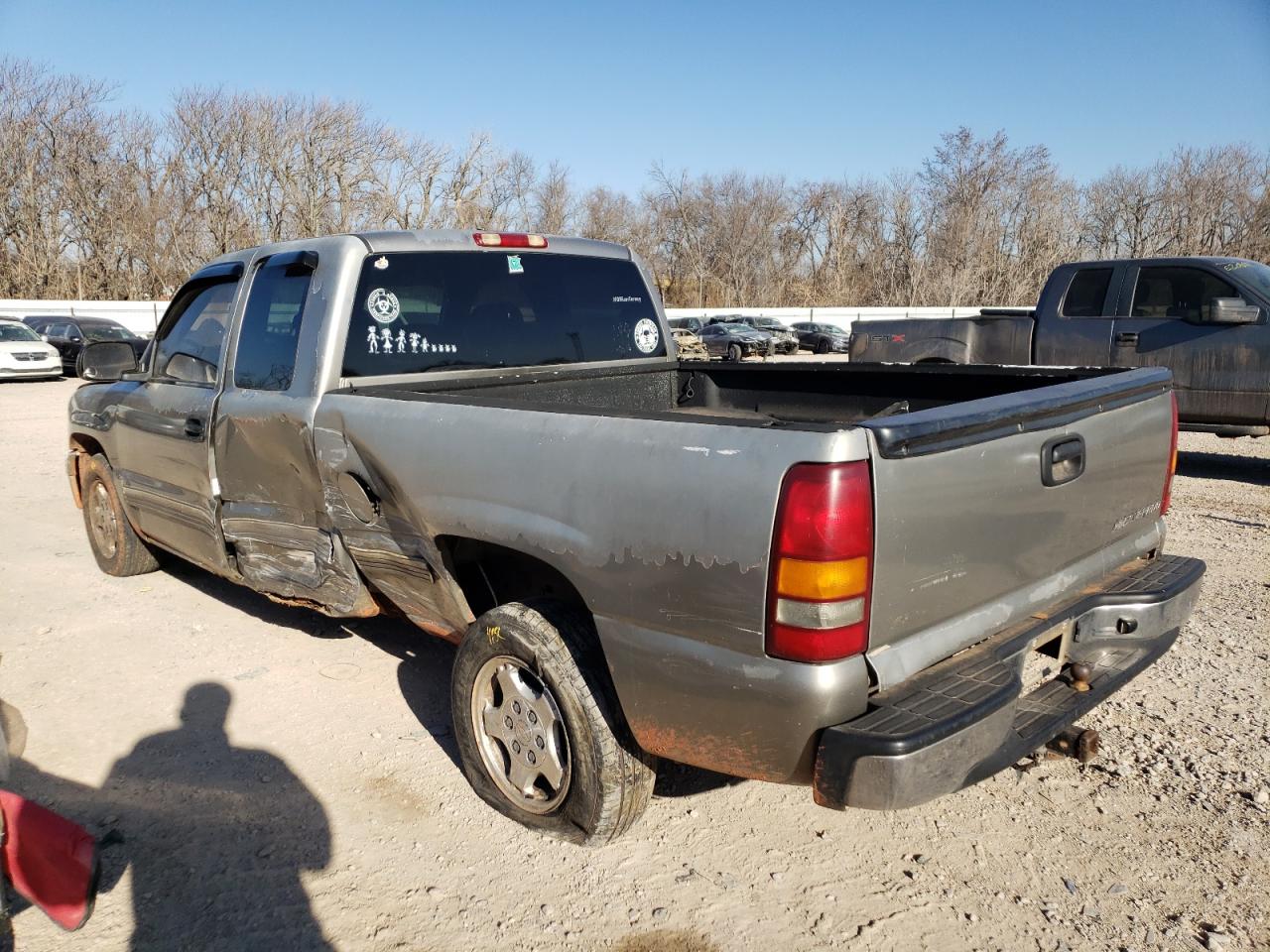 Photo 3 from auction – 2000 CHEVROLET SILVERADO with VIN 2GCEC19T1Y1153261