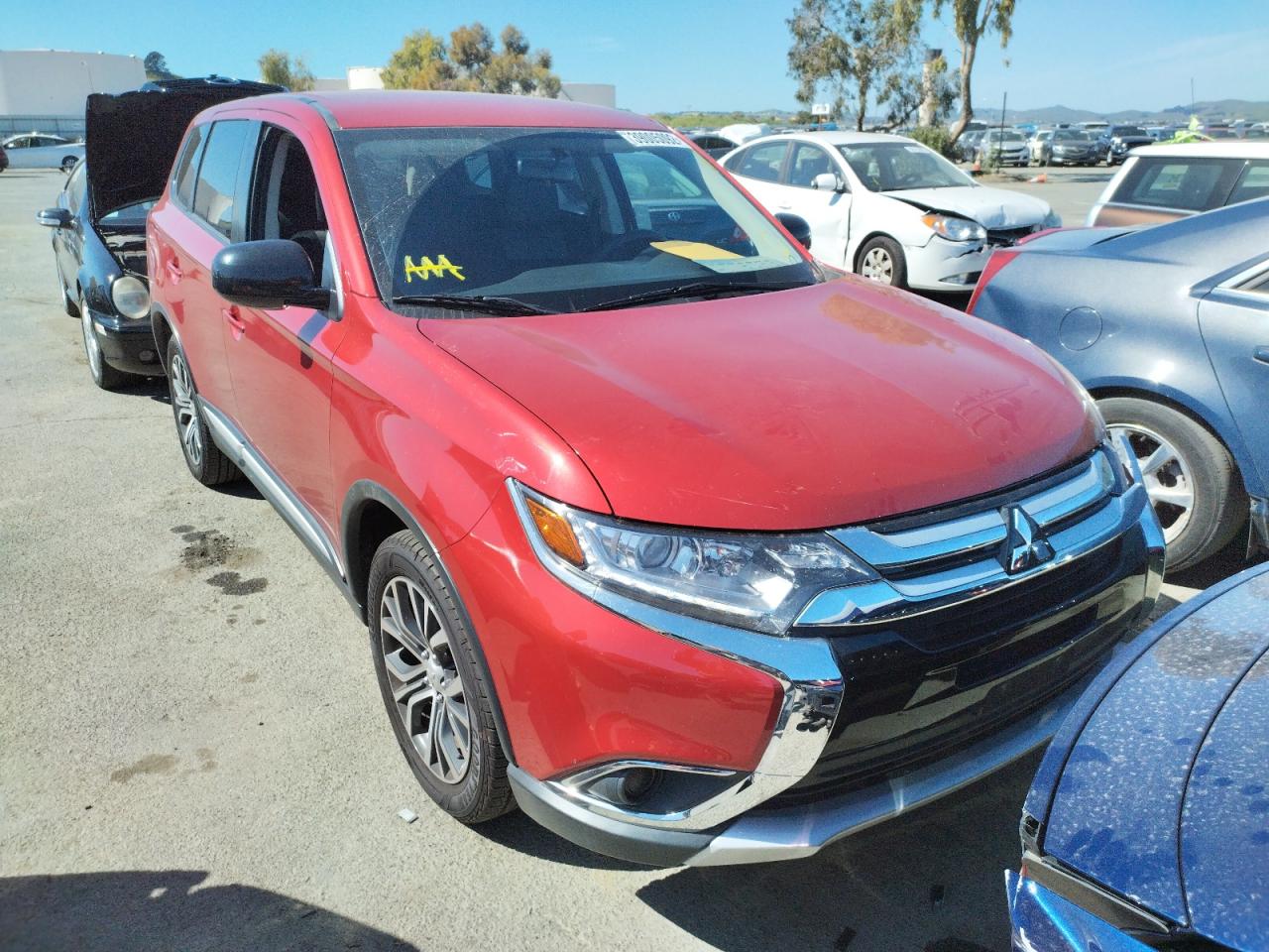 MITSUBISHI OUTLANDER 2018 with VIN JA4AD2A33JZ022370 - Photo from auction