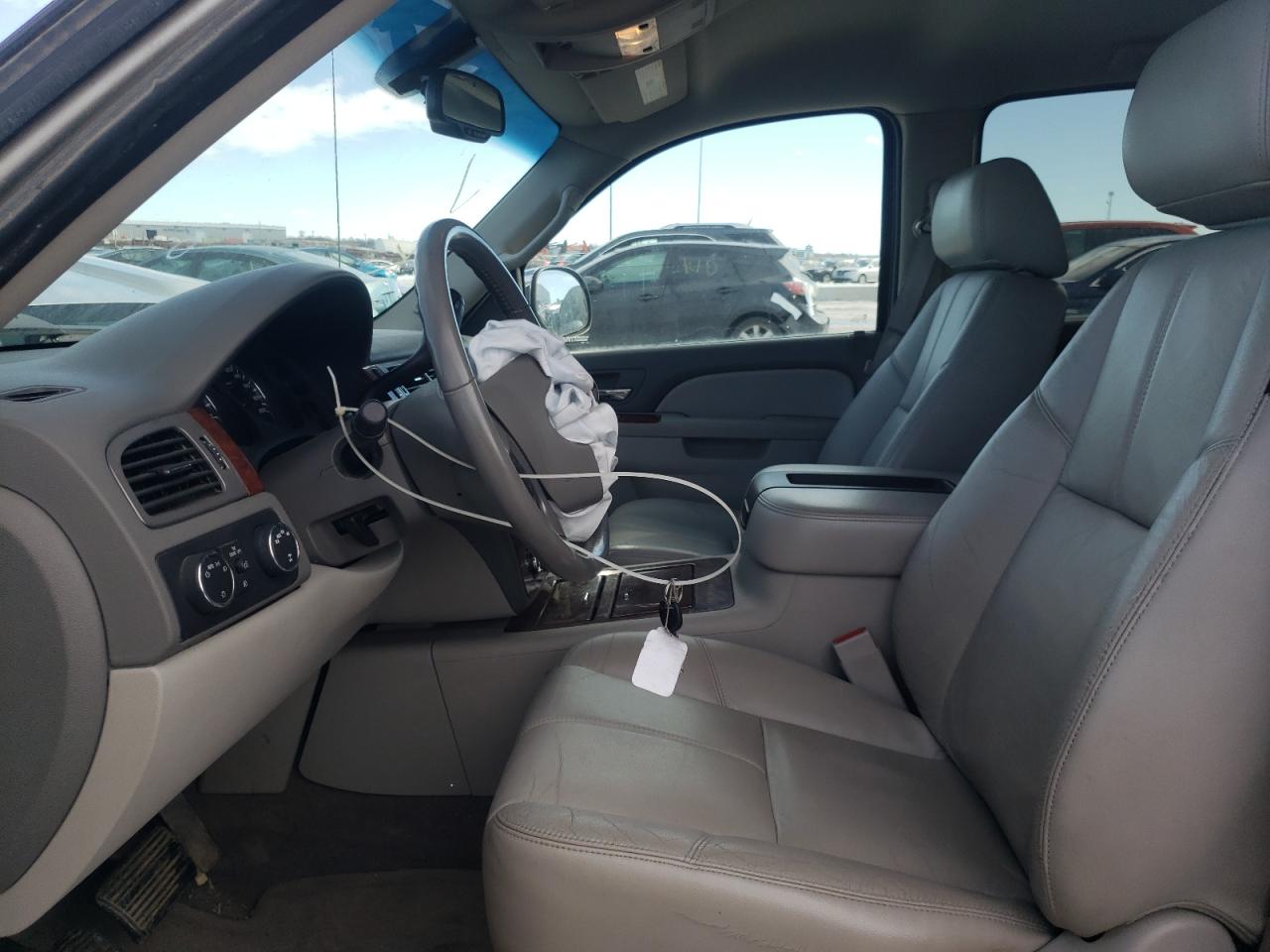 Photo 5 from auction – 2011 CHEVROLET AVALANCHE with VIN 3GNTKFE32BG308015