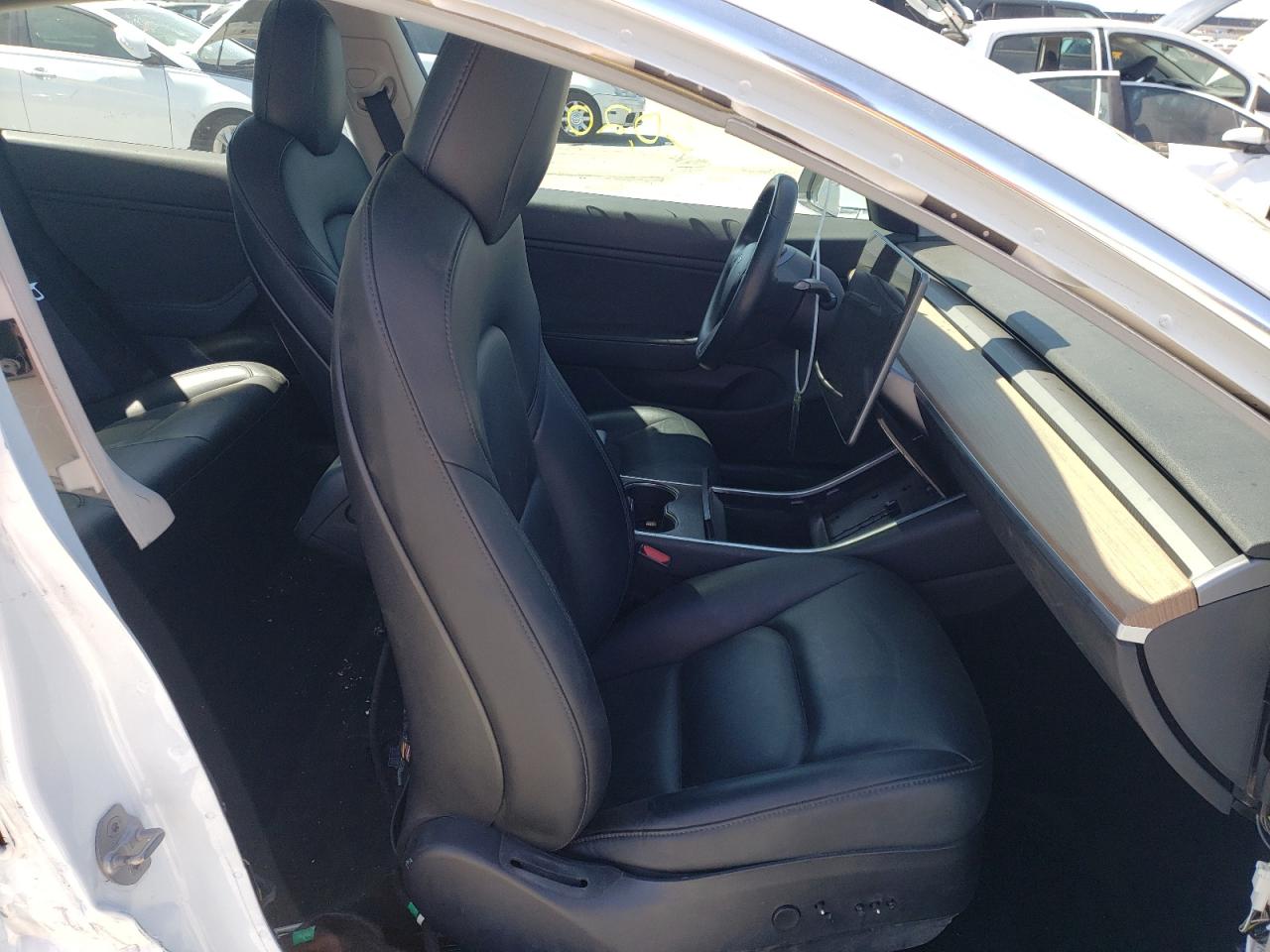 Photo 5 from auction – 2018 TESLA MODEL 3 with VIN 5YJ3E1EB5JF131278