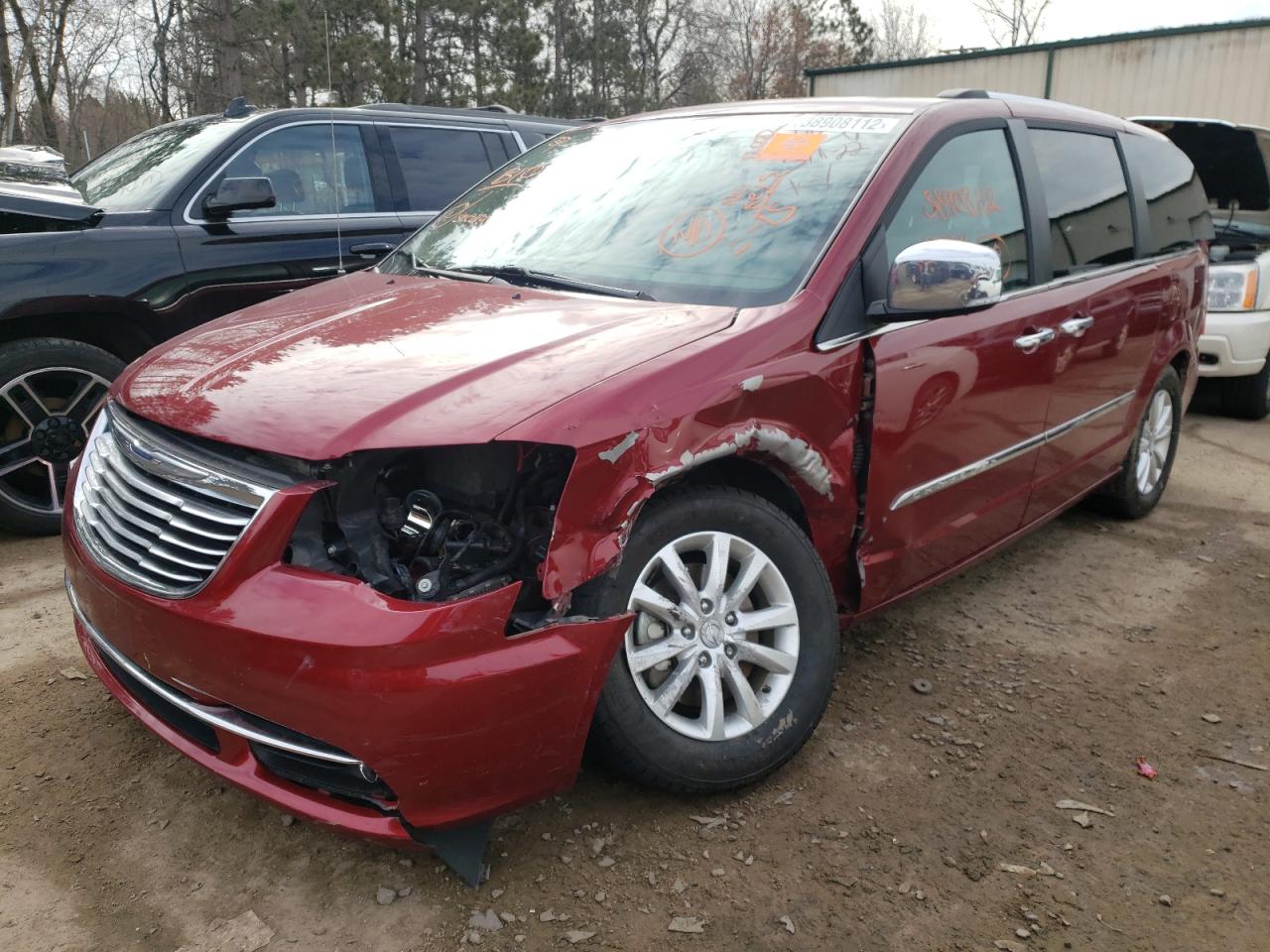 Photo 2 from auction – 2016 CHRYSLER TOWN & COU with VIN 2C4RC1GG7GR142692