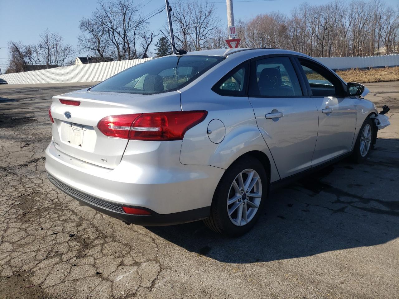 Photo 4 from auction – 2017 FORD FOCUS SE with VIN 1FADP3F27HL316762