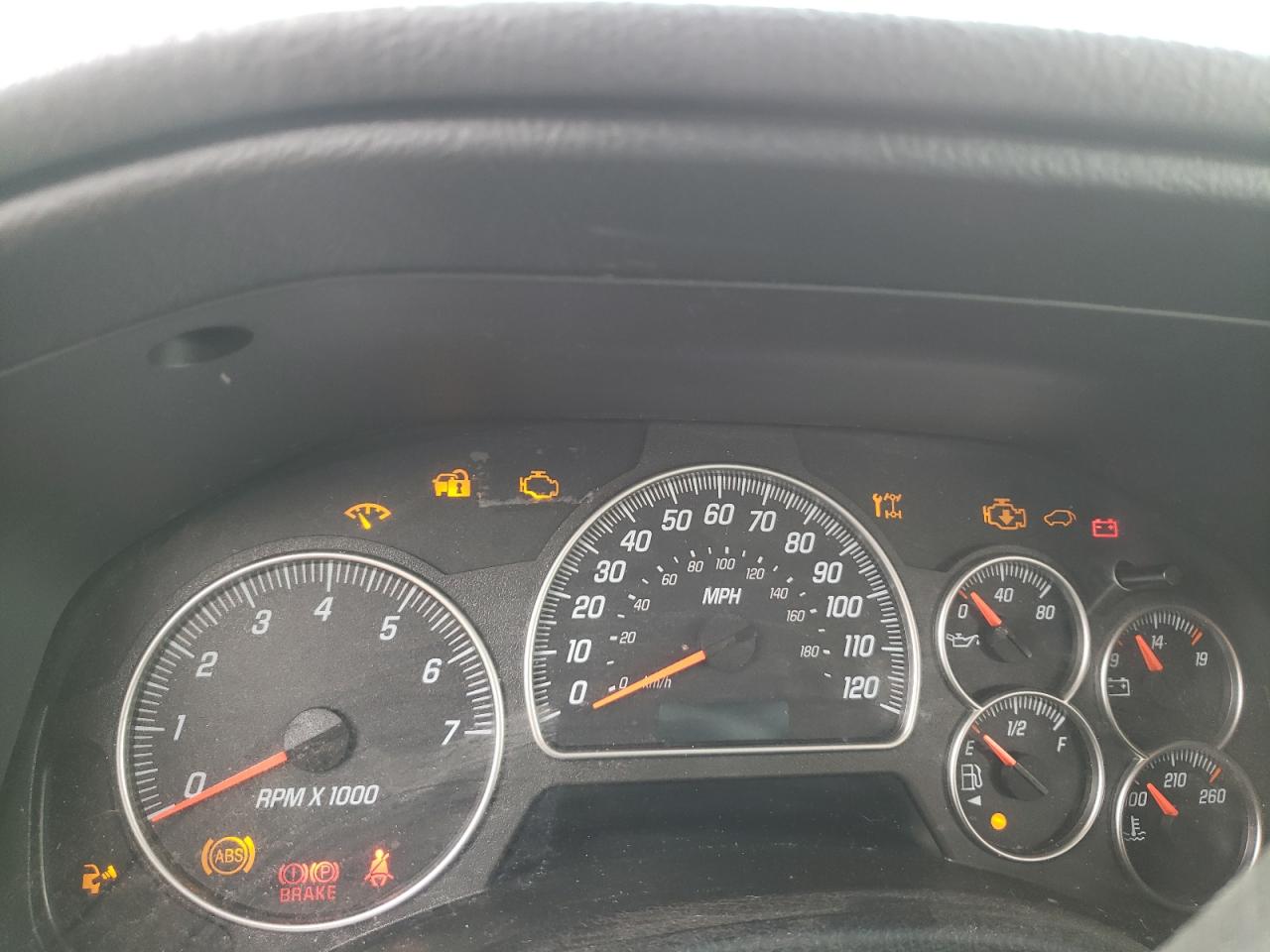 Photo 8 from auction – 2005 GMC ENVOY with VIN 1GKDT13S552351577