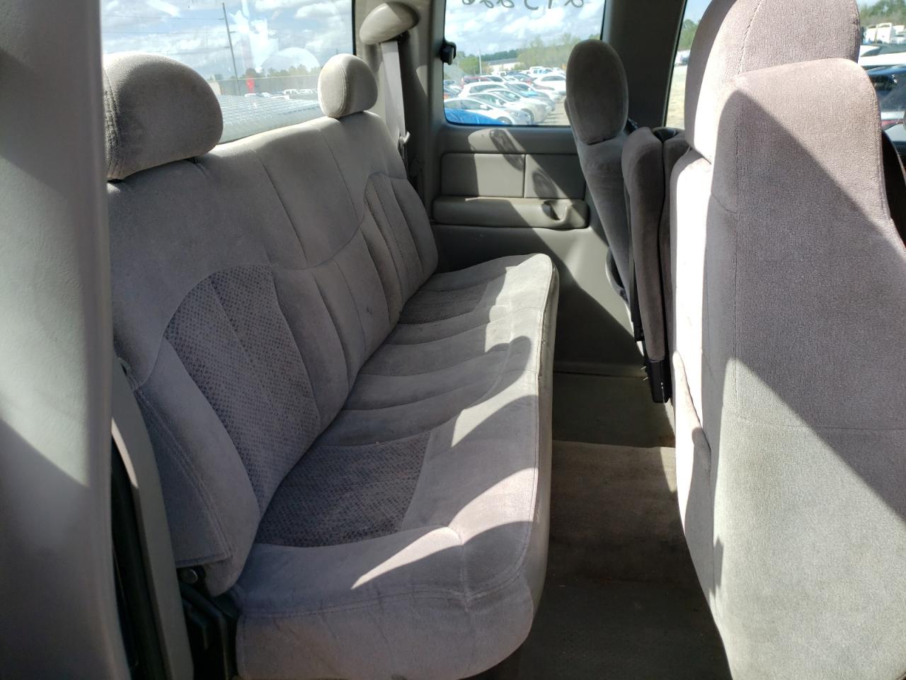 Photo 6 from auction – 2000 CHEVROLET SILVERADO with VIN 2GCEC19V2Y1220841