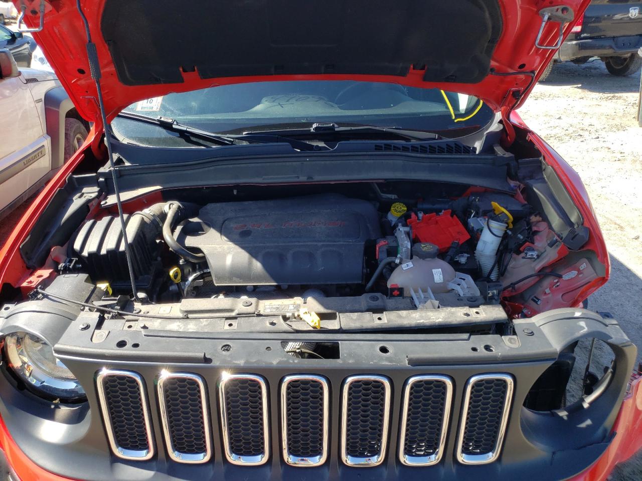 Photo 7 from auction – 2018 JEEP RENEGADE L with VIN ZACCJBBB3JPH21428