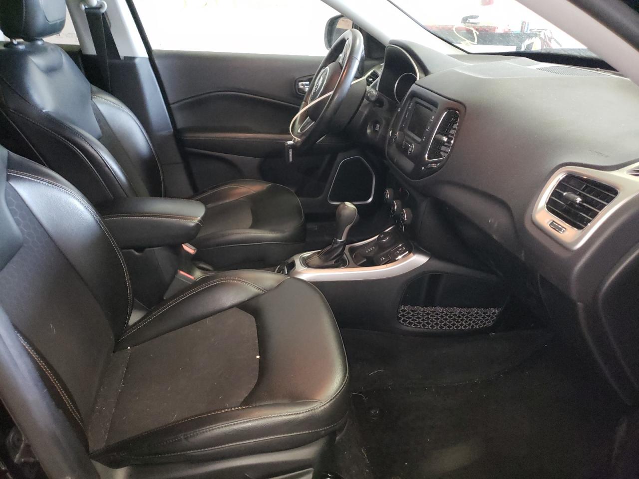 Photo 5 from auction – 2018 JEEP COMPASS LA with VIN 3C4NJDBB8JT313908