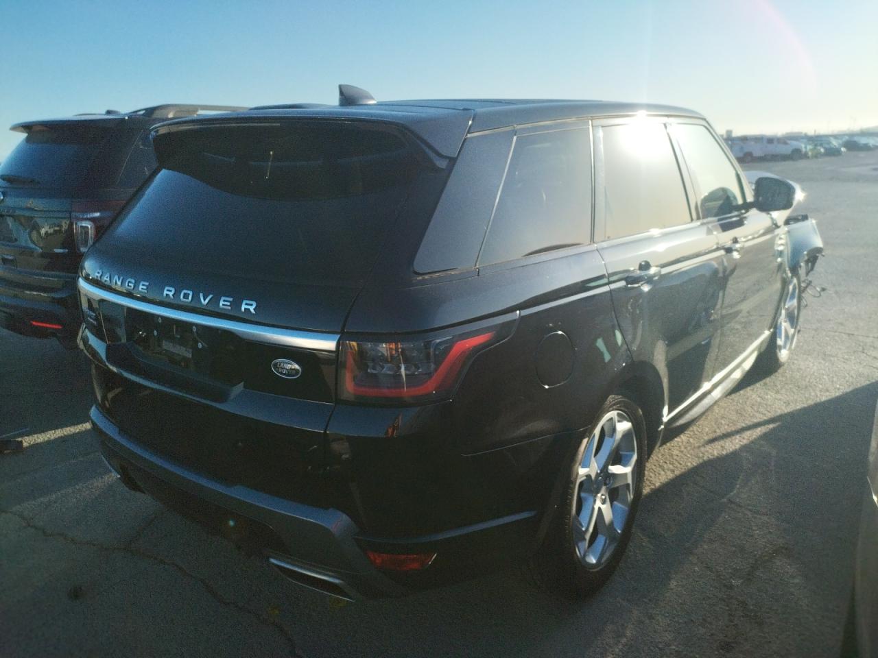 Photo 4 from auction – 2019 LAND ROVER RANGE ROVE with VIN SALWR2RV9KA840889