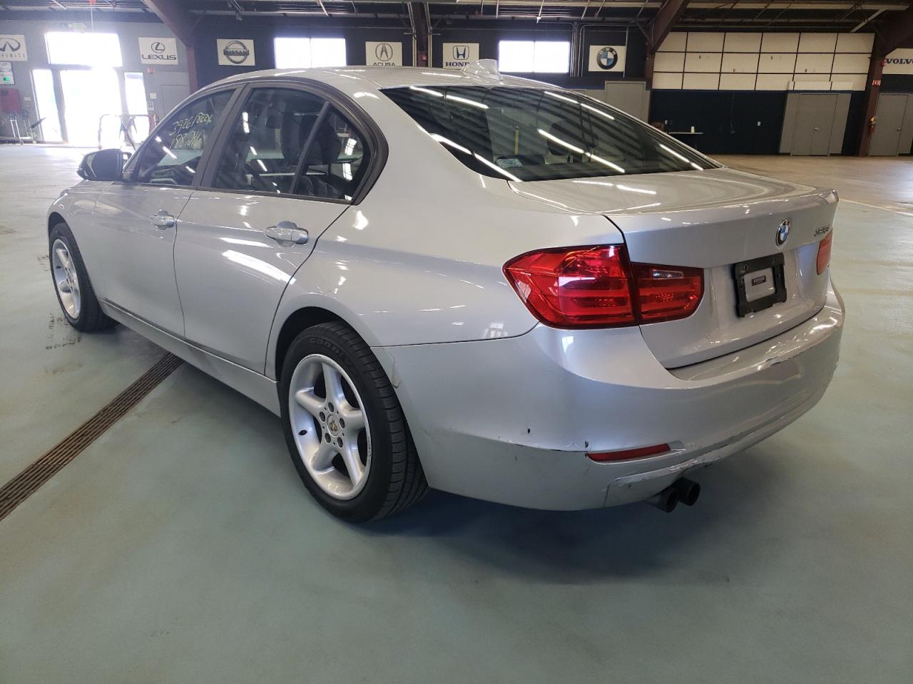 Photo 3 from auction – 2012 BMW 328 I with VIN WBA3A5C54CFJ89636