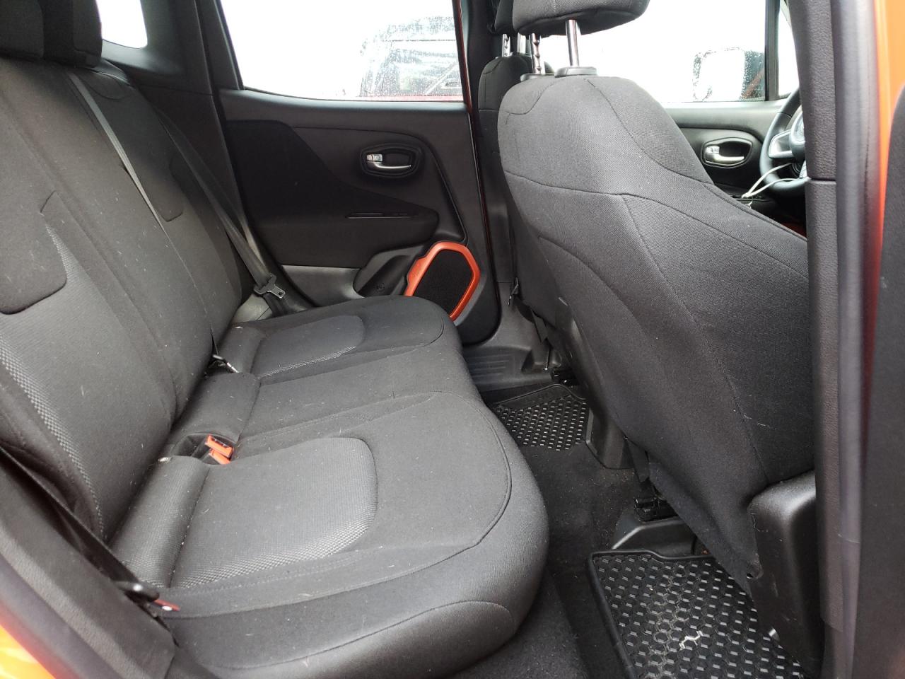 Photo 6 from auction – 2018 JEEP RENEGADE S with VIN ZACCJBAB5JPH58594